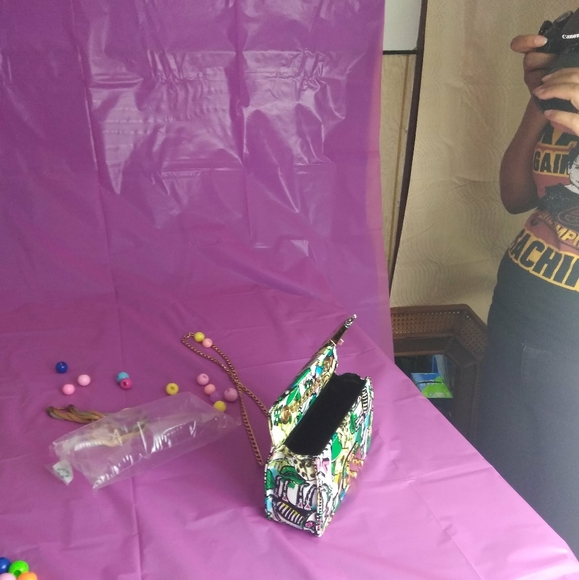 Brand new candy pop shoulder crossbody bag - Picture 2 of 3